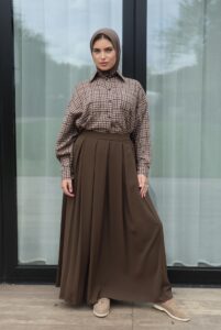 Pleated skirt brown